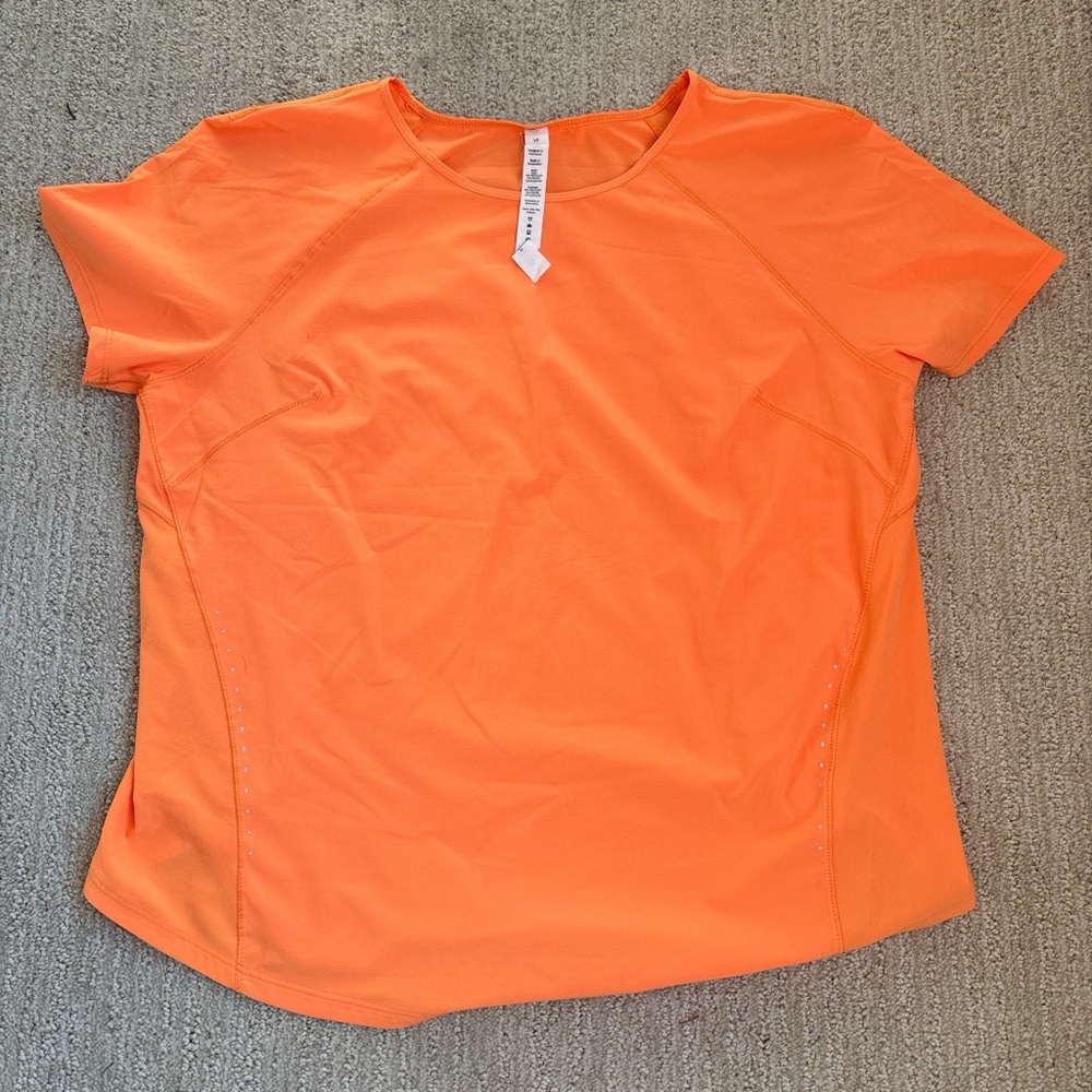 Lululemon workout top